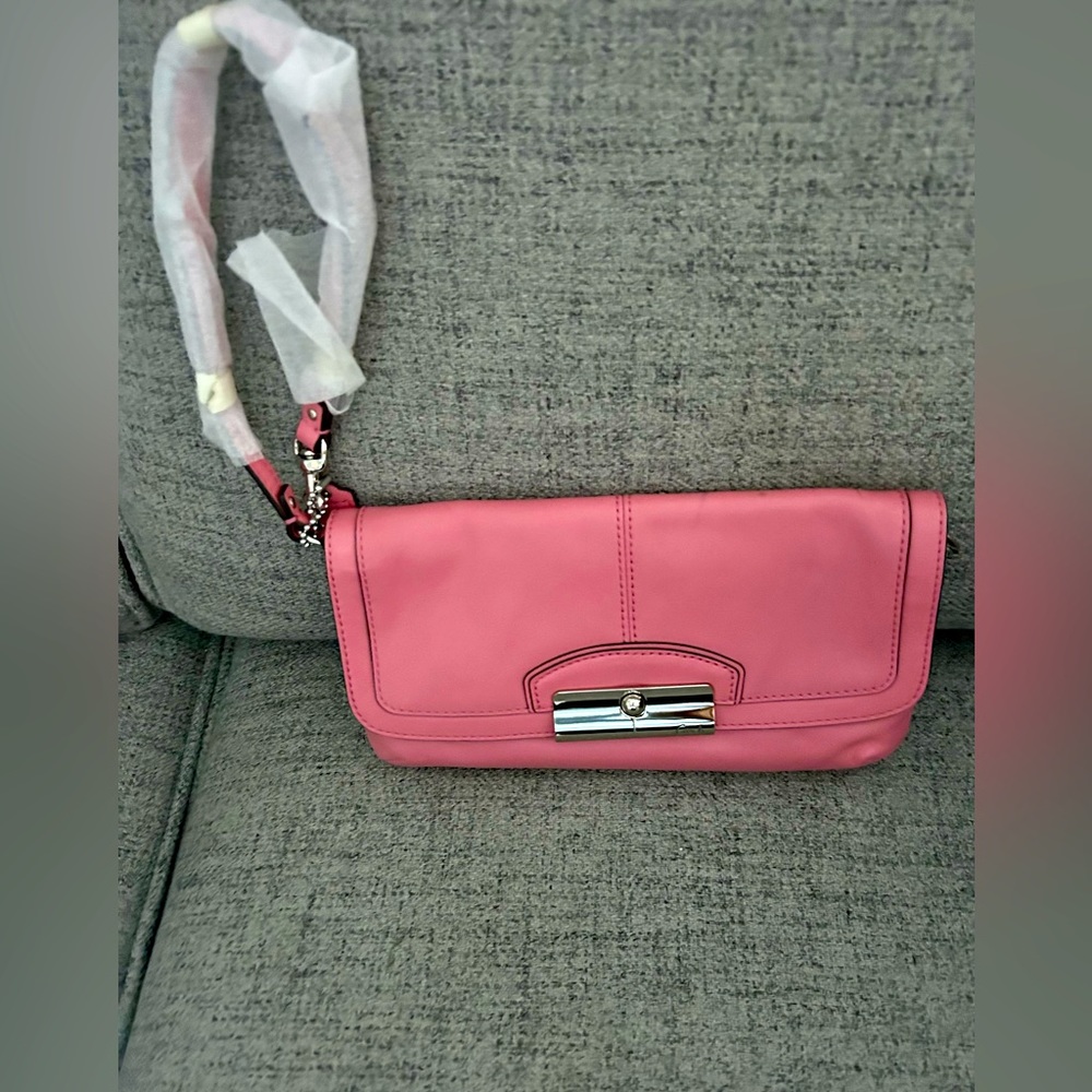 🦄NWOT🦄Coach🦄Large Clutch/Wallet/Wristlet🦄